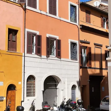 Lägenhet Benedetta Trastevere *
